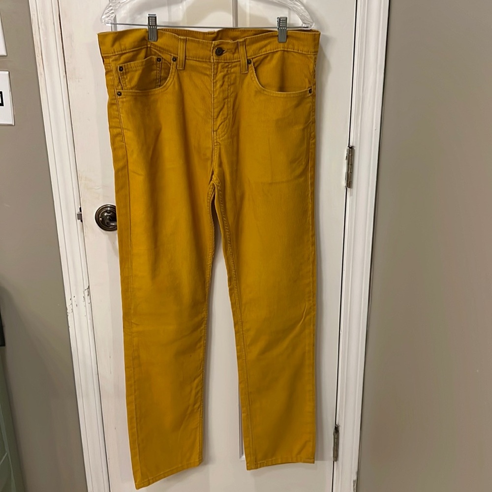 Ladies’ Levis gold corduroy jeans